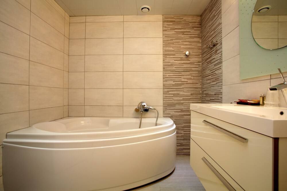 Logis Hotel Restaurant Spa Beau Site - Luxeuil-les-Bains - Badkamer