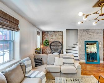 Chic Troy Home Near Downtown, 9 Mi to Albany! - Troy