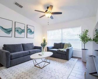 Entire Modern Home in Dade City - Dade City - Sala de estar