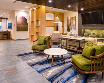 Fairfield Inn & Suites by Marriott Fort Worth Southwest at Cityview - Fort Worth - Living room