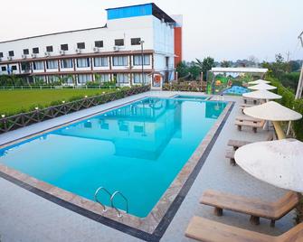 Clarks Safari Kheda, Ahmedabad - Kheda - Edificio