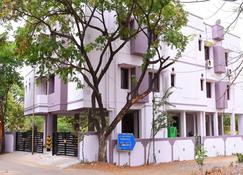 Aishwaryam Deshna Service Apartment - Chennai - Rakennus