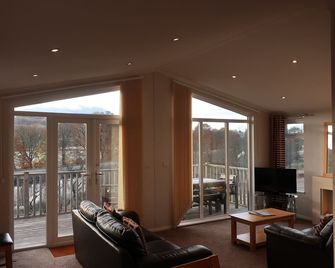 Executive Range Fetlar 3 Bedroom Self Catering Lodge - Fort William - Salon