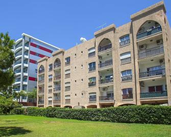 Castle Holiday Apartments (Adults Only) - Limassol - Building