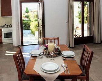 Anemonisia Skyrian Living - Skýros - Dining room