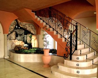 Fuente Las Piedras - Cabra - Escaleras