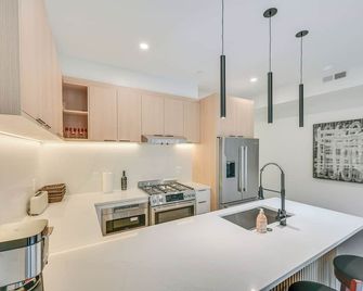 Near Biotechs and MIT Cozy Condo with Fireplace - كامبريدج - مطبخ