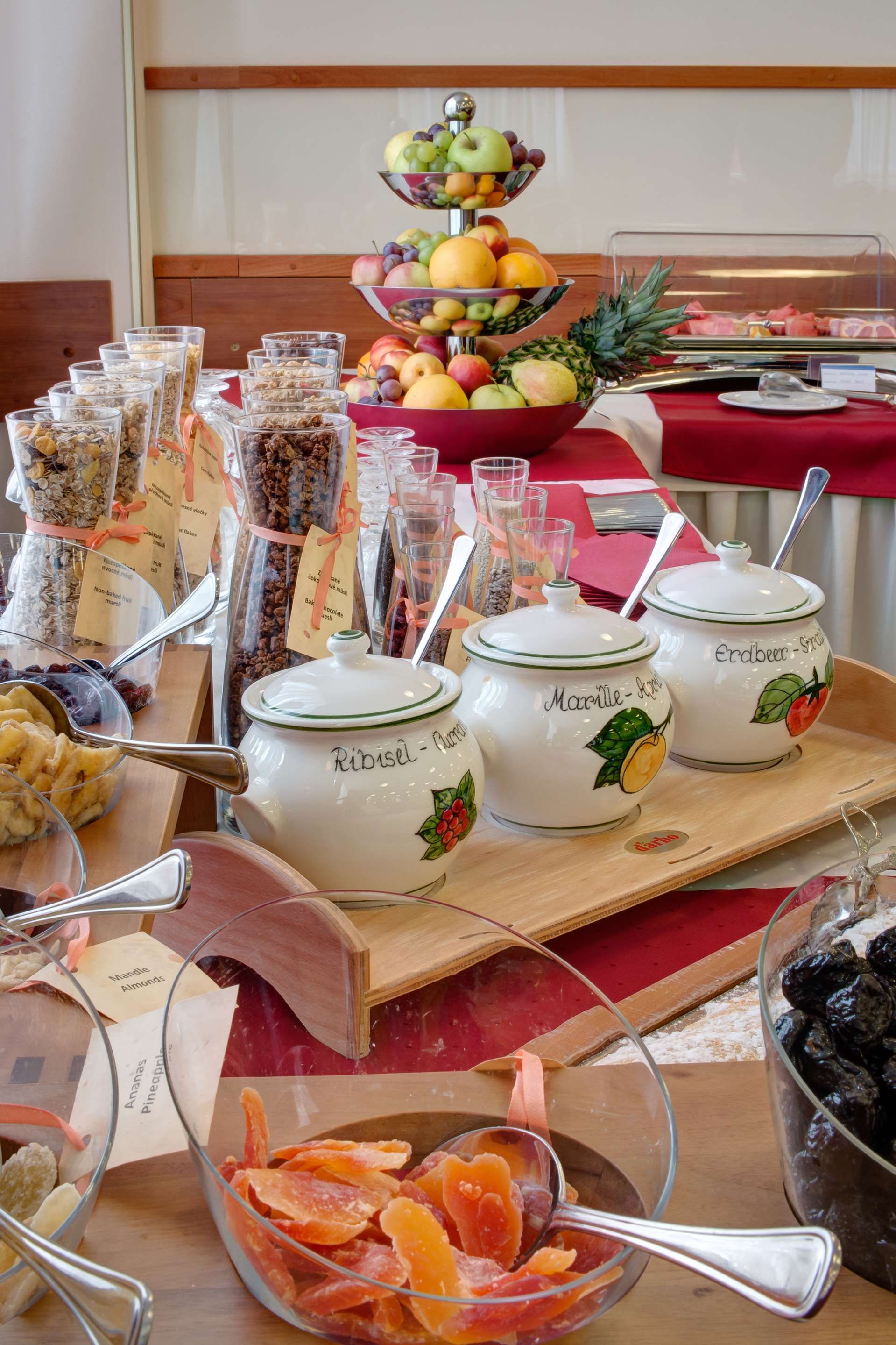 بست ويسترن هوتل فيستا - اوسترافا - غرفة طعام