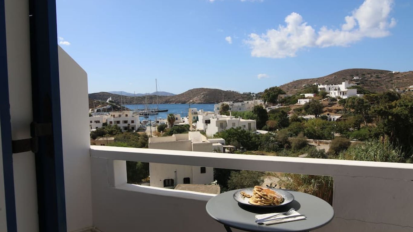 Armadoros Hotel / Ios Backpackers