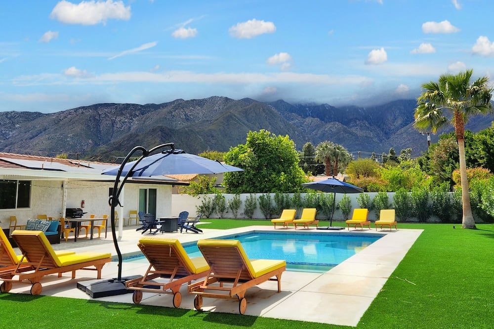 Priceless Mtn Views! Dog-Friendly, Saltwater Heated Pool & Spa, Large Lush Yard - פאלם ספירנגס - בריכה