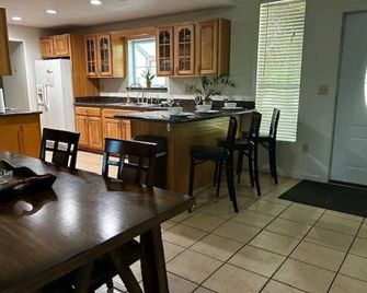 Big Oak 2-4 Beds @ Wfl Event Ranch - Brooksville - Kuchyň