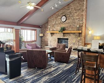 AmericInn by Wyndham Baldwin - Baldwin - Лаунж