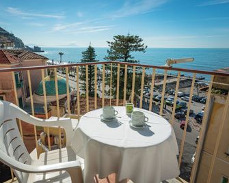 Hotel Baia Verde - Maiori - Balkong