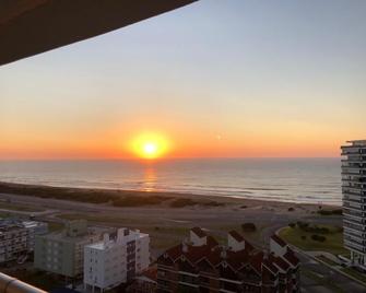 Exceptional Condo with seaside view and beach service. (No pets allowed) - Punta Del Este - Plage