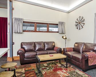 Eagle Foundry Bed & Breakfast - Tanunda - Living room