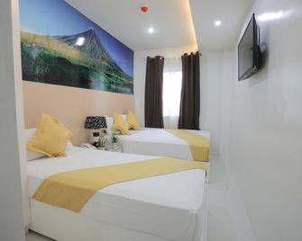 Villa Rosita Hotel - Naga City - Bedroom