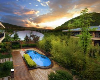 Tianshui Maiji Mountain Hot Spring Tourism Hotel - Tianshui - Pool
