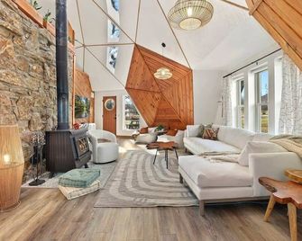 The Dome Home -1 2 mi to Beaver Lake - Geodesic - Lowell - Living room