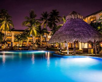 Plaza Pelicanos Club Beach Resort - פוארטו ויארטה - בריכה