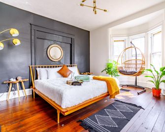 Prime Location - Clean - Top Rated - Parking Free - Richmond Dale - Habitación
