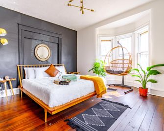 Prime Location - Clean - Top Rated - Parking Free - Richmond Dale - Habitación