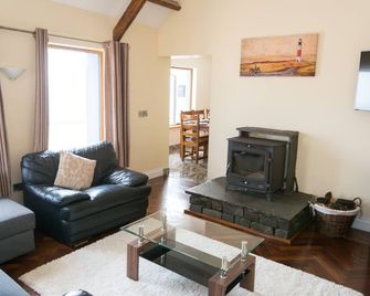 أتلانتيك ريست ستنينج فيستاس أوف ذا سكيليجس - دينغل - غرفة معيشة