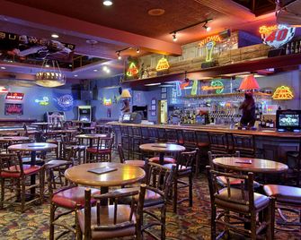 Red Lion Hotel Wenatchee City Center - Wenatchee - Bar
