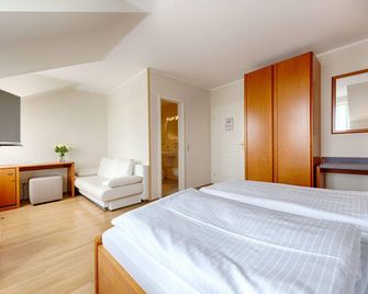 Dom Hotel - Gescher - Спальня