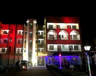 Hotel Samrat - Baharampur - Building