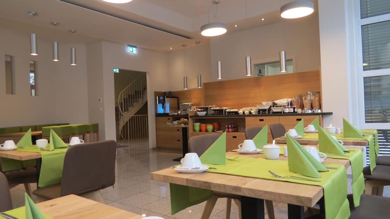 紐托爾酒店 - 烏姆