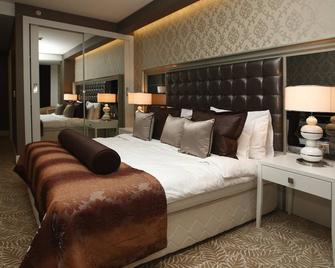 فندق ورزيدنسس قفقازباكو - باكو - غرفة نوم