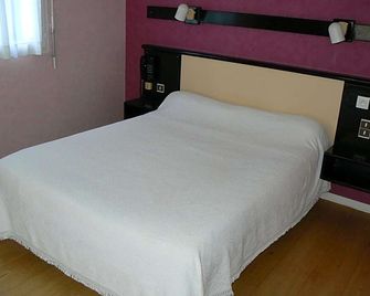 Hotel Restaurant Le Bourgneuf - Morlaas - Habitación