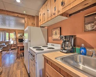 1 Mi to Raystown Lake: 'Clint Eastwood' Cabin - Huntingdon - Küche