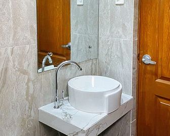 Leonila S Travellers Inn - Iloilo City - Bad