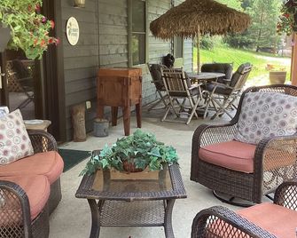 Charming 2-bedroom house in perfect Nashville! Close to the Heart of Nashville - Nashville - Patio