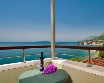 Hotel Saudade - Gradac - Balkon