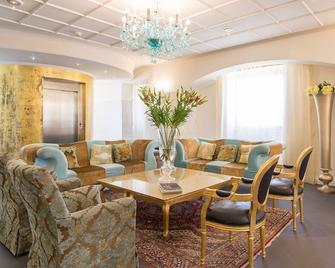 Marina Holiday & Spa - Balestrate - Pool