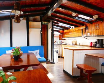 Boat-Apartment Rotterdam Fokkelina - רוטרדם - סלון