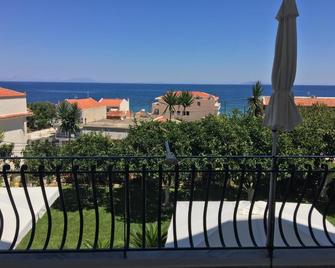 Makis Studios & Apartments - Poros