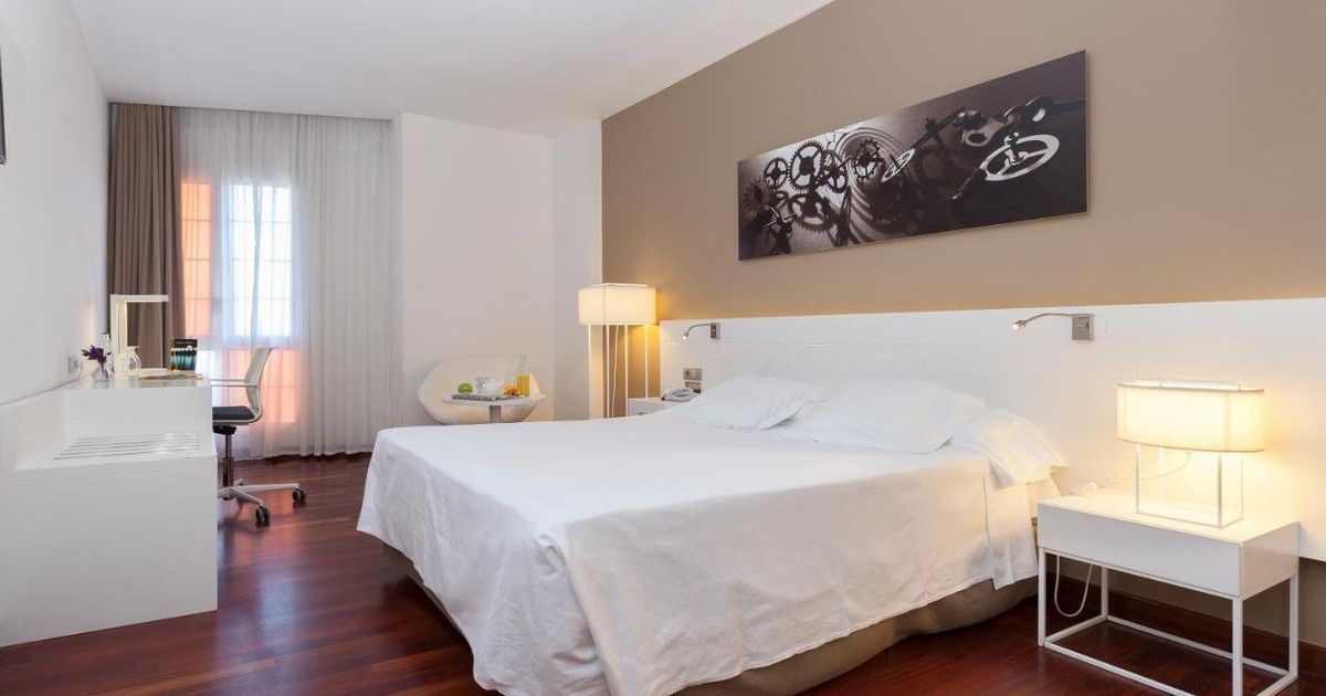 URH Ciutat de Mataró à partir de 61 Hôtels à Mataró KAYAK