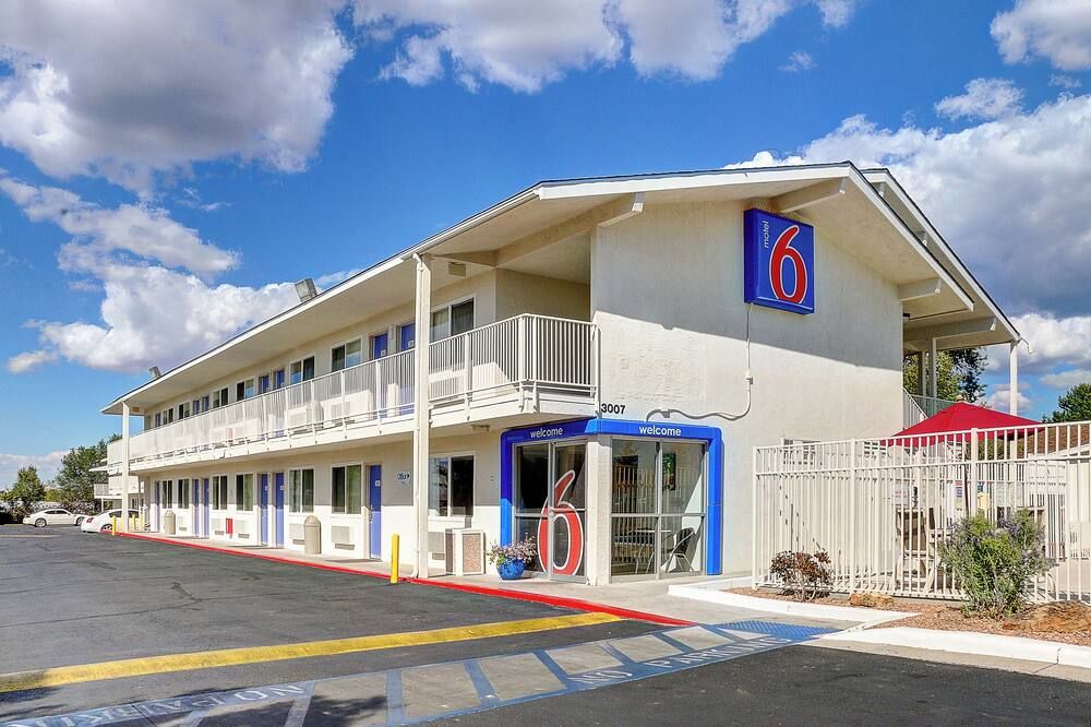 Motel 6 Santa, FE - Santa Fe - Building