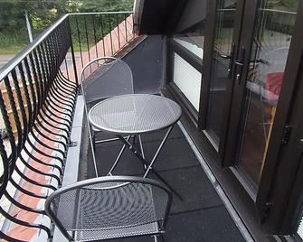Detached 1st Floor Studio Flat - Littlehampton - Balcony