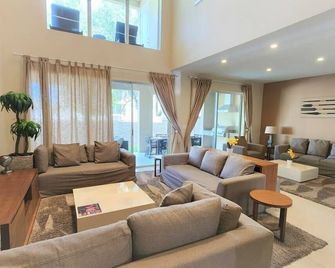 7639 Magic Village luxury 3suites near 192 Disney - Kissimmee - Salon