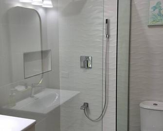 Modern corporate apartment in charming Diego Martin with WiFi, AC - Diego Martin