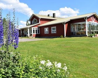 Karjalan Helmi - Vanhahovi - Building