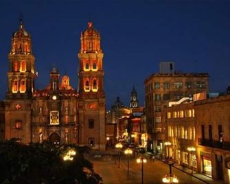 Hotel Sand's San Luis Potosí - San Luis Potosí
