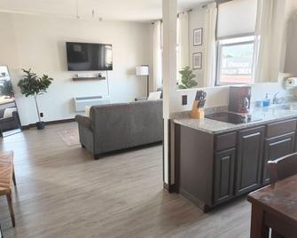Sturgis Lofts - Sturgis - Salon