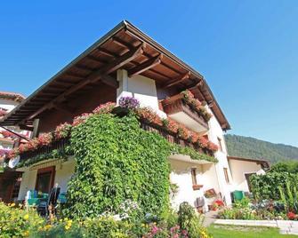 Pension Delacher - Ried im Oberinntal - Budova