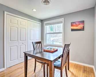 Charming Home with Yard Near Shenandoah River! - Harpers Ferry - Dining room