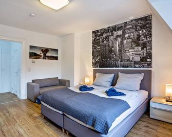 1 Zkb Dg Ferienwohnung - Direkt Am Kurpark - Zentrale Lage - Wilhelmshaven - Sypialnia